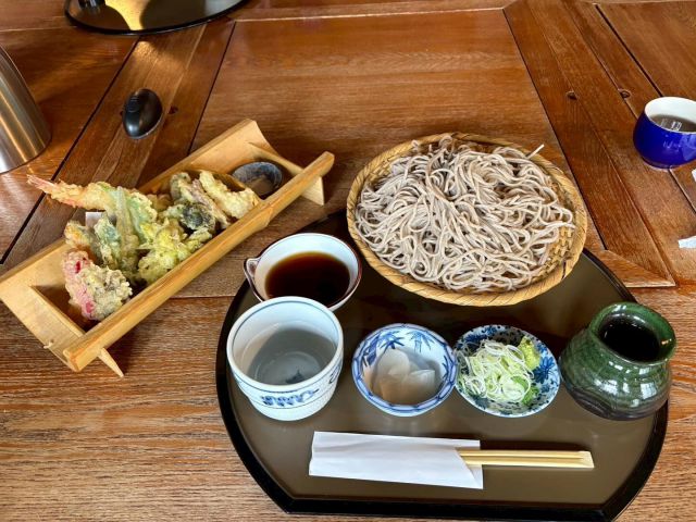 トレーナー金子だって休日は好きな物食べてます！
ちなみに蕎麦が大好きです。
⁡
⁡
#渋谷
#パーソナルジム
#宮益坂
#姿勢改善
#蕎麦
⁡
⁡
⁡
* 
*
東京都渋谷区渋谷1-10-7
宮益坂III 北館7F
☎︎03-6427-2880
✉️info@arms-s.com
*
*
#加圧トレーニング #加圧 #渋谷 #スタジオア−ム #プライベートジム #ボディメイク #フィットネス #ワークアウト #トレーニング #肉体改造 #美尻 #ヒップアップ #尻 #くびれ #バストアップ #フィットネス女子 #ダイエット #美脚 #美容  #姿勢改善 #ベストボディジャパン #脂肪燃焼 #美姿勢 #パーソナルトレーニング #パーソナル
⁡
⁡
⁡
⁡
⁡
⁡
⁡
⁡